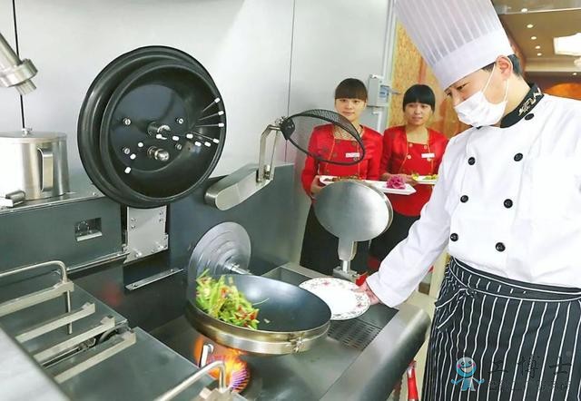 阿里、京东两大巨头押（yā）注 起底机器人餐厅的前世今生